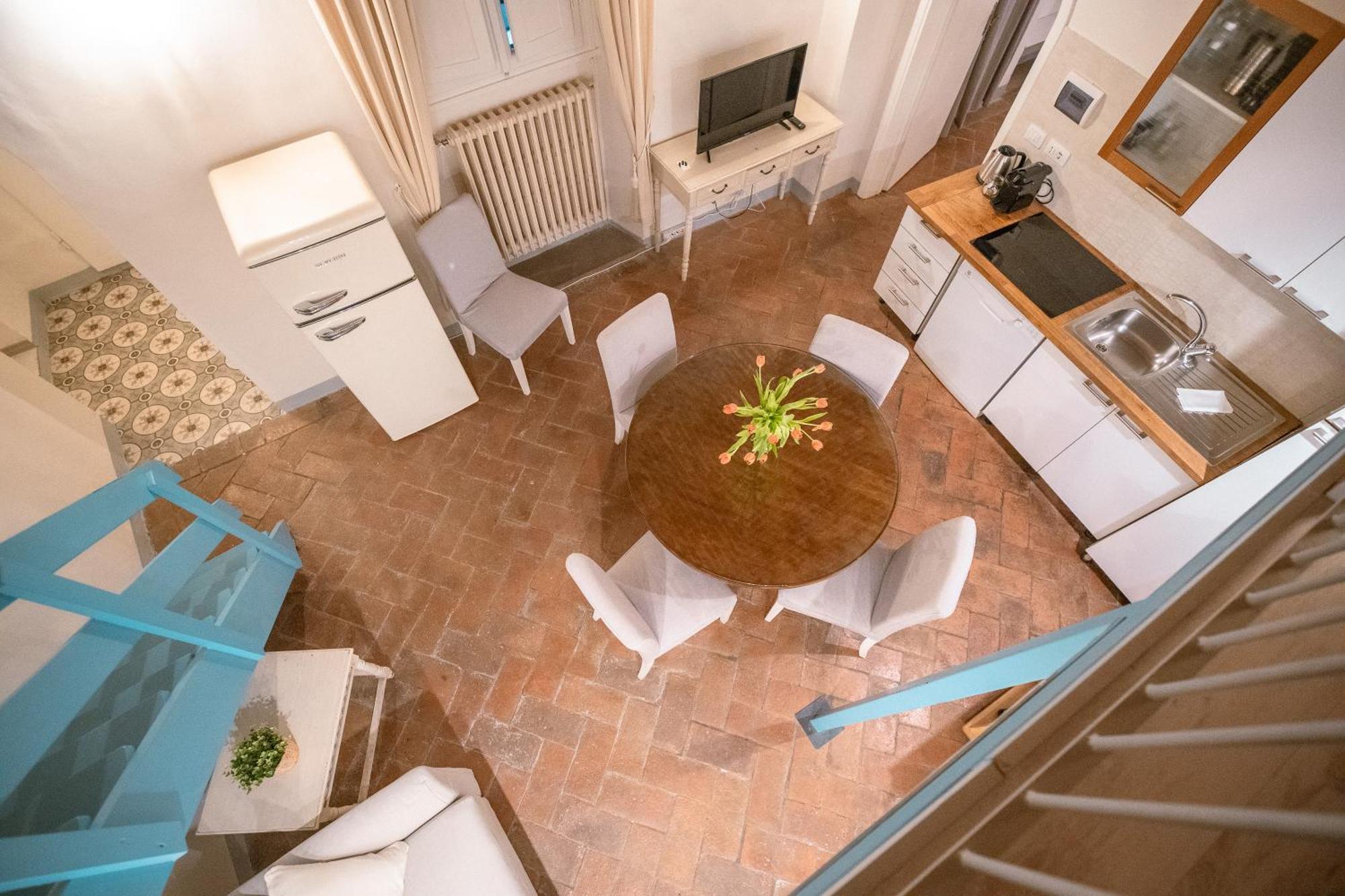 Azzurra Elegant Apartment Florence